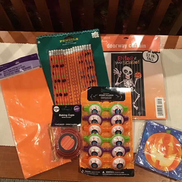 Halloween Bundle - Picture 1 of 3